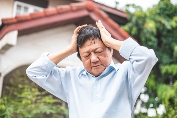 Why Seniors Need Different Hydration Strategies